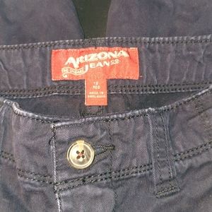 Arizona black cargo shorts for boys.